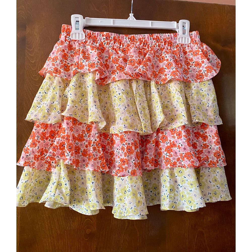 Bloomingdale's Tiered Ruffle Mini Skirt Floral Print‎ Elastic Waist Red M